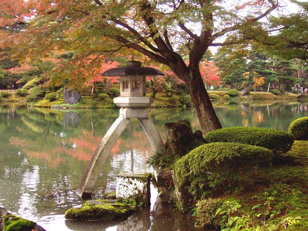 японский сад осенью_фото